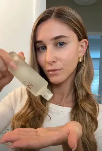 Dispensing SK-II PITERA Essence