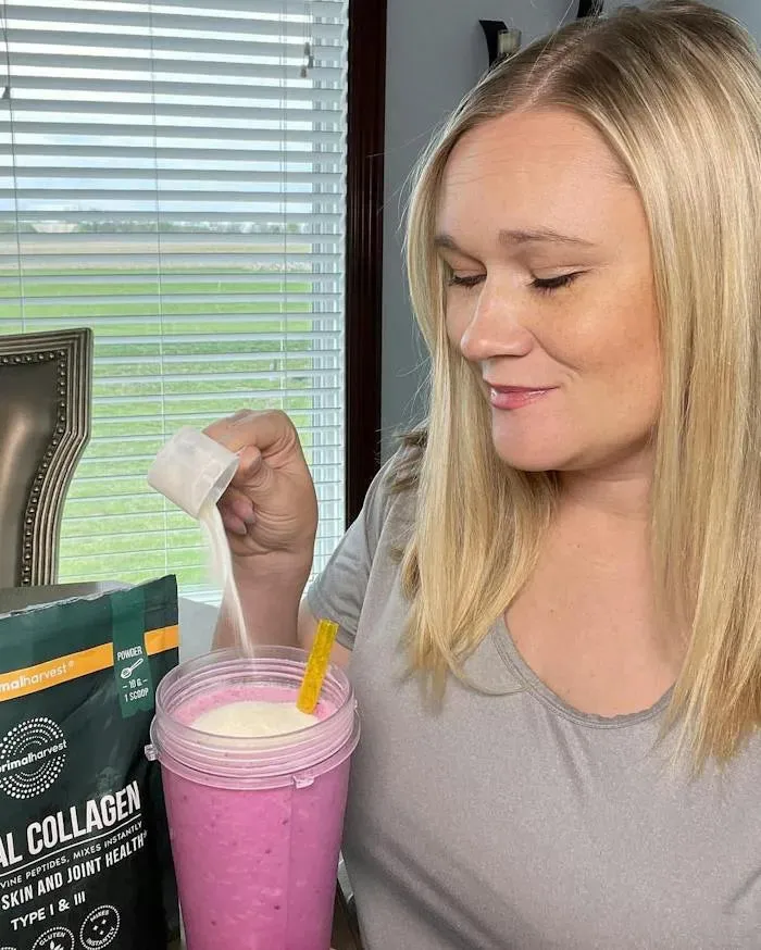 Primal Collagen customer preparing a smoothie