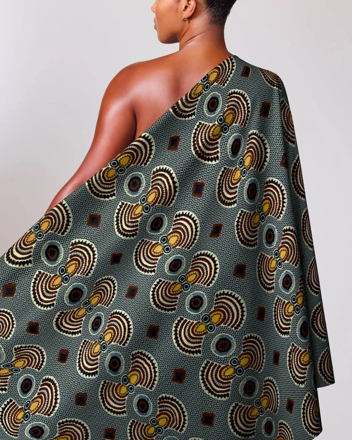 Styling inspiration: a one-shoulder dress made from Wax Hollandais VL02100.115